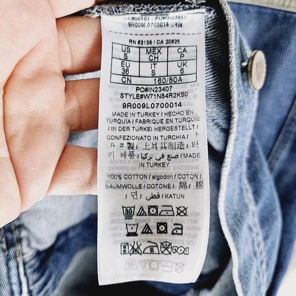 GUESS | Jessie two-tone denim long button up jean trucker jacket - Picture 6 of 10